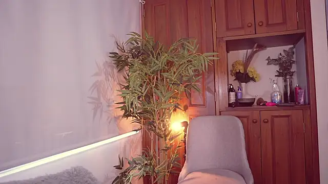 Snapshot of Lucy_fit chatting on October 16, 2025, 11:11 am Lucy fit online show from October 16, 2025, 11:11 am