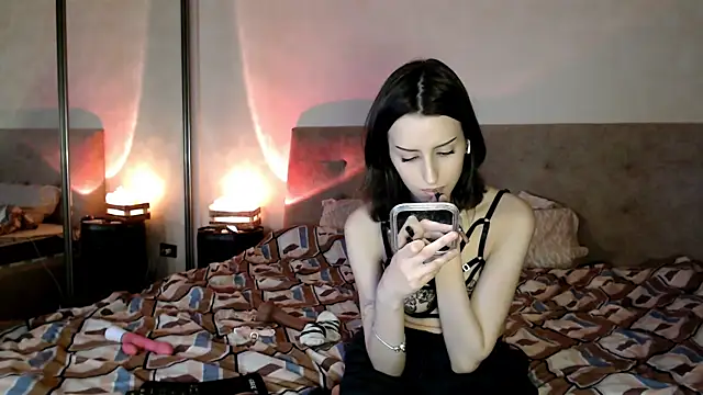 Snapshot of -Yummybabes- chatting on April 22, 2026, 10:33 pm -Yummybabes- online show from April 22, 2026, 10:33 pm
