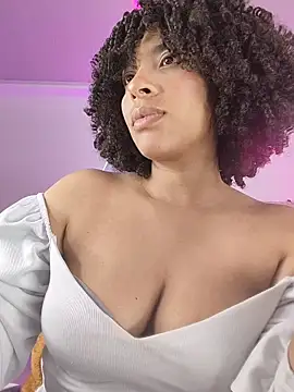 DannaBerry online show from November 28, 2025, 3:04 pm