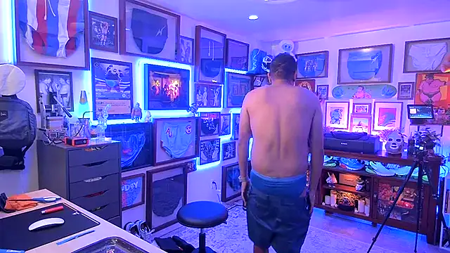 Briefs bud online show from December 1, 2025, 5:12 am