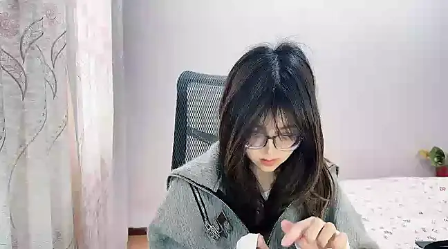 Snapshot of Butterfly--- chatting on December 22, 2024, 5:12 am Butterfly--- online show from December 22, 2024, 5:12 am