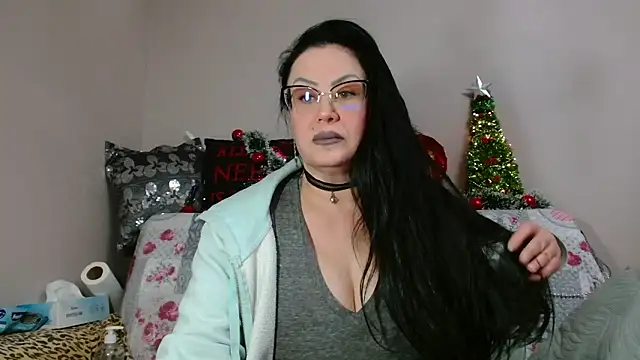 Snapshot of x__KHALEESI__x chatting on January 15, 2026, 8:12 pm x KHALEESI x online show from January 15, 2026, 8:12 pm