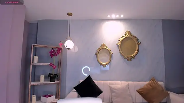 Snapshot of NiaHolland chatting on September 12, 2025, 6:52 pm NiaHolland online show from September 12, 2025, 6:52 pm