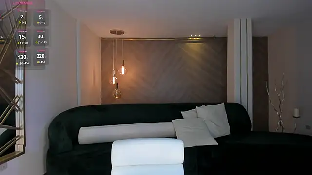 Snapshot of NiaHolland chatting on October 8, 2025, 11:08 am NiaHolland online show from October 8, 2025, 11:08 am