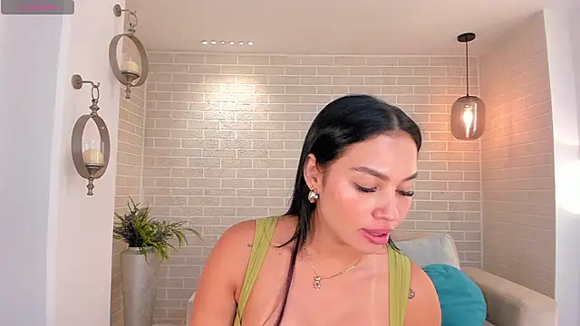 Snapshot of MollyJones_ chatting on May 7, 2026, 7:19 pm MollyJones online show from May 7, 2026, 7:19 pm