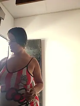 Snapshot of sweet_lucia chatting on January 16, 2026, 2:54 pm sweet lucia online show from January 16, 2026, 2:54 pm