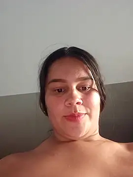 Snapshot of sweet_lucia chatting on February 11, 2026, 5:51 pm sweet lucia online show from February 11, 2026, 5:51 pm