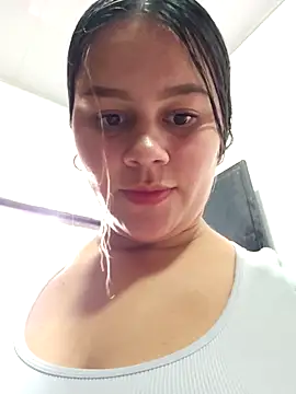 Snapshot of sweet_lucia chatting on February 20, 2026, 4:40 pm sweet lucia online show from February 20, 2026, 4:40 pm