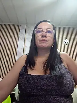 Snapshot of Sonialorens_ chatting on June 27, 2026, 8:03 pm Sonialorens online show from June 27, 2026, 8:03 pm