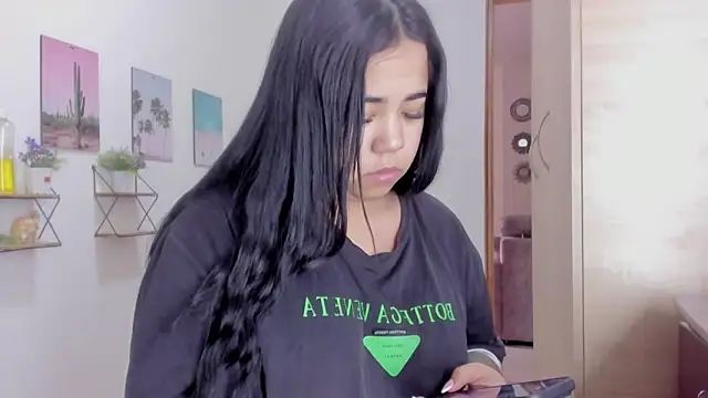 Snapshot of Emma_lean chatting on February 16, 2026, 5:09 pm Emma lean online show from February 16, 2026, 5:09 pm