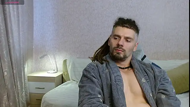 Aestheticguy101 online show from October 19, 2025, 10:16 am