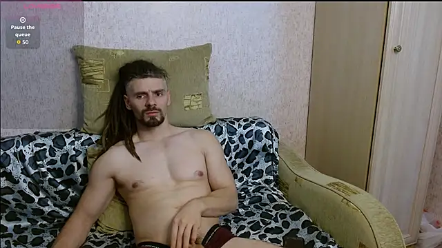 Aestheticguy101 online show from November 24, 2025, 6:51 pm