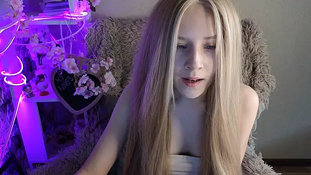 Snapshot of sarakaell chatting on September 12, 2025, 2:11 am sarakaell online show from September 12, 2025, 2:11 am