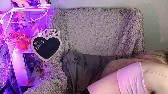 Snapshot of sarakaell chatting on November 9, 2025, 1:26 am sarakaell online show from November 9, 2025, 1:26 am