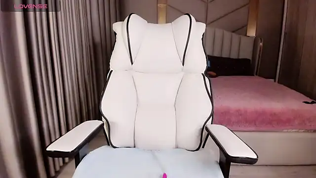 Snapshot of Girl__Funny chatting on January 5, 2026, 8:34 pm Girl Funny online show from January 5, 2026, 8:34 pm