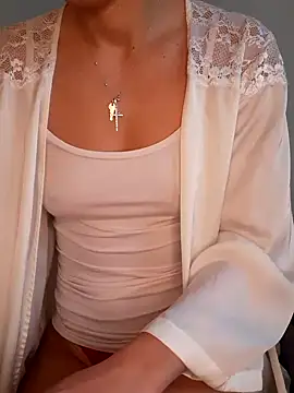 Snapshot of megan2021 chatting on December 12, 2024, 2:22 pm megan2021 online show from December 12, 2024, 2:22 pm