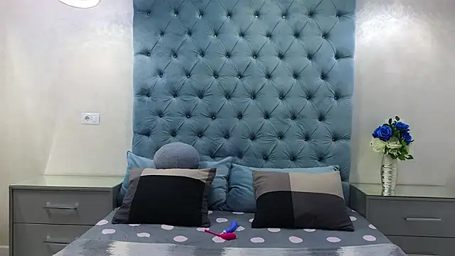 Theowonder online show from February 3, 2025, 6:34 am