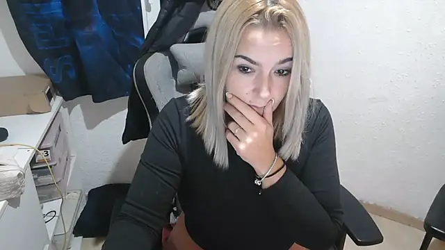 Snapshot of bekka__ chatting on November 10, 2025, 7:02 pm bekka online show from November 10, 2025, 7:02 pm