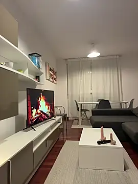 redheaddoll22 online show from November 27, 2025, 8:05 am