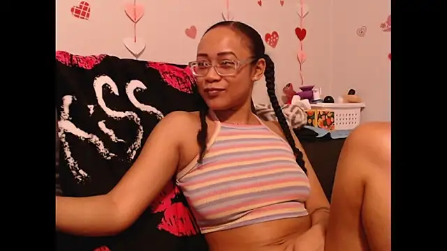 Snapshot of RylHoneyy chatting on February 12, 2026, 6:19 am RylHoneyy online show from February 12, 2026, 6:19 am