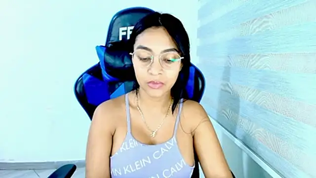 sophiax-x online show from March 29, 2026, 11:27 pm