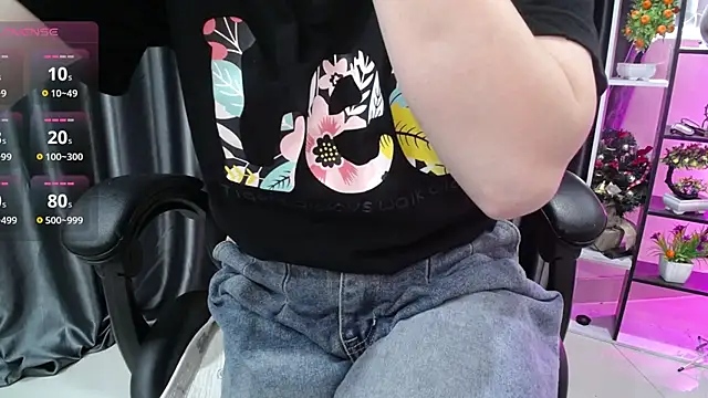 Yuki-yio online show from October 15, 2025, 1:17 am