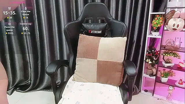 Yuki-yio online show from October 26, 2025, 12:49 am