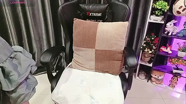 Yuki-yio online show from April 4, 2026, 1:26 am