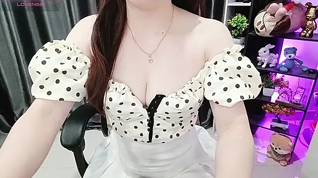 Yuki-yio online show from June 23, 2026, 1:36 am