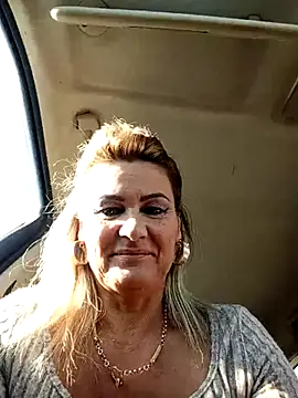 CRHYSTEL online show from November 1, 2025, 8:38 am