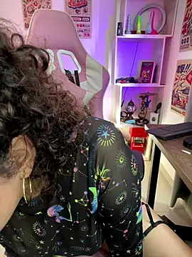 Snapshot of Emma_Wish chatting on October 2, 2025, 7:43 pm Emma Wish online show from October 2, 2025, 7:43 pm