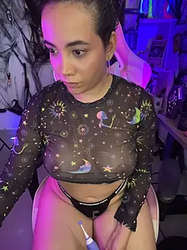 Snapshot of Emma_Wish chatting on October 20, 2025, 4:29 pm Emma Wish online show from October 20, 2025, 4:29 pm