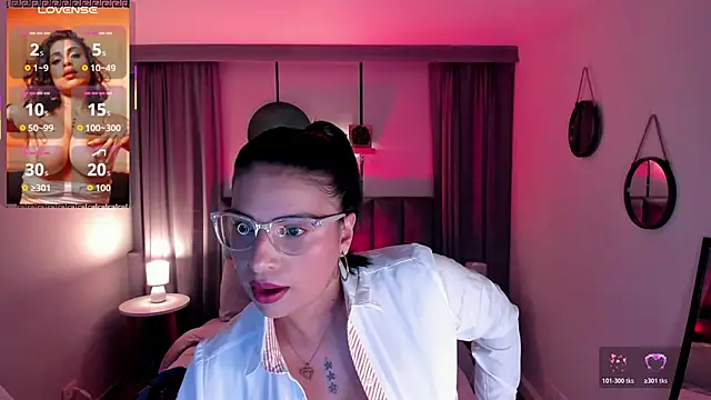 Snapshot of Galilea_Fox chatting on October 23, 2025, 4:23 am Galilea Fox online show from October 23, 2025, 4:23 am