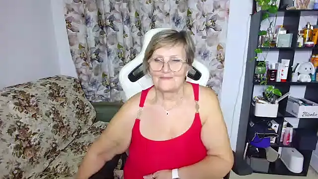 Snapshot of Selenna57 chatting on January 4, 2025, 12:48 am Selenna57 online show from January 4, 2025, 12:48 am