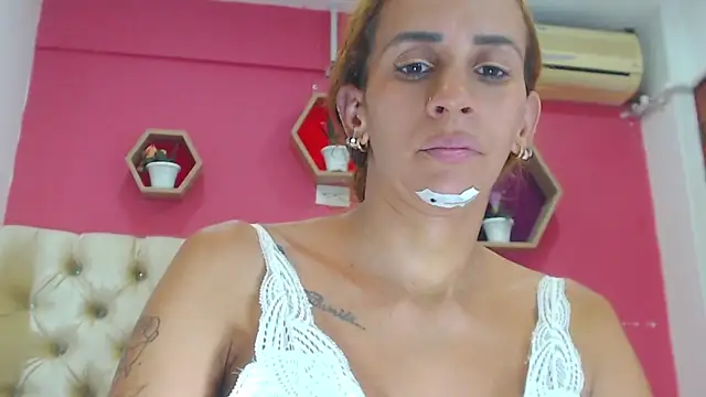 Snapshot of Amber_Moore chatting on March 14, 2025, 11:22 pm Amber Moore online show from March 14, 2025, 11:22 pm
