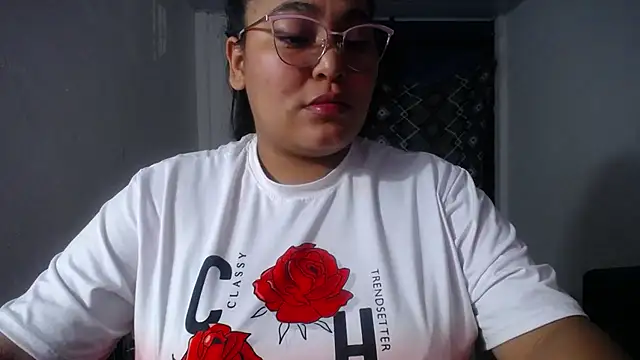 Snapshot of sirena_15 chatting on December 22, 2025, 4:53 am sirena 15 online show from December 22, 2025, 4:53 am