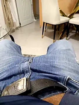 Snapshot of bebe082112 chatting on December 30, 2024, 9:59 am bebe082112 online show from December 30, 2024, 9:59 am