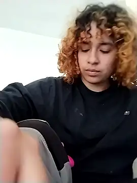 EmmaMelissa0521 online show from February 9, 2026, 4:11 pm