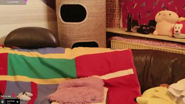 Snapshot of GamerGirl_Eve chatting on February 5, 2026, 5:28 pm GamerGirl Eve online show from February 5, 2026, 5:28 pm