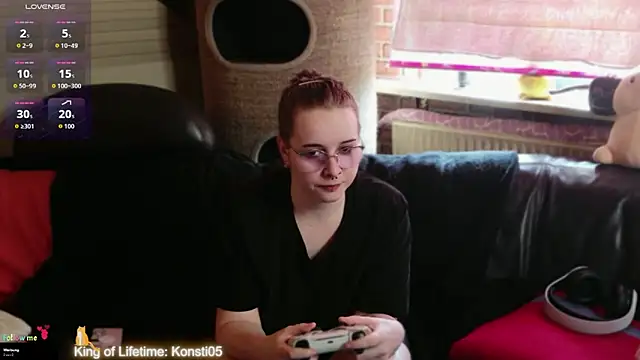 Snapshot of GamerGirl_Eve chatting on June 16, 2026, 4:09 pm GamerGirl Eve online show from June 16, 2026, 4:09 pm