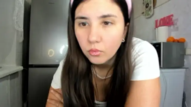 Snapshot of MiaMarrone chatting on January 8, 2026, 9:28 pm MiaMarrone online show from January 8, 2026, 9:28 pm