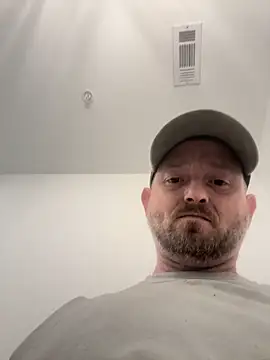 Snapshot of smokeymt420 chatting on October 13, 2025, 9:37 pm smokeymt420 online show from October 13, 2025, 9:37 pm