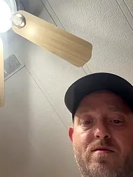 Snapshot of smokeymt420 chatting on November 22, 2025, 9:36 pm smokeymt420 online show from November 22, 2025, 9:36 pm