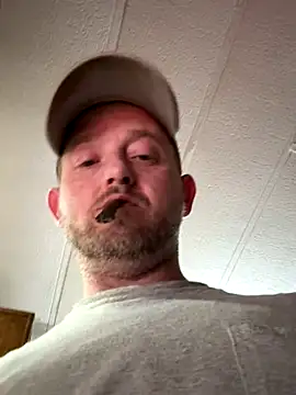 Snapshot of smokeymt420 chatting on December 15, 2025, 7:01 am smokeymt420 online show from December 15, 2025, 7:01 am