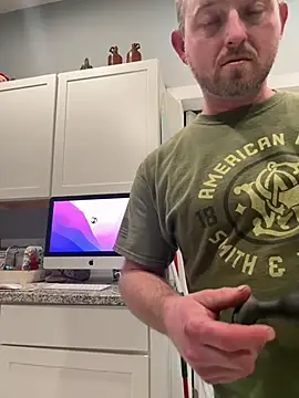 Snapshot of smokeymt420 chatting on February 14, 2026, 5:04 am smokeymt420 online show from February 14, 2026, 5:04 am