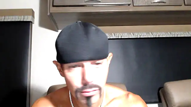 Snapshot of ThickD2C chatting on April 10, 2026, 5:39 pm ThickD2C online show from April 10, 2026, 5:39 pm