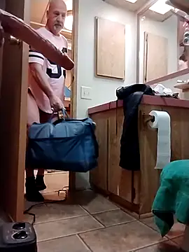 Snapshot of Yankeedave420 chatting on February 17, 2026, 12:34 pm Yankeedave420 online show from February 17, 2026, 12:34 pm