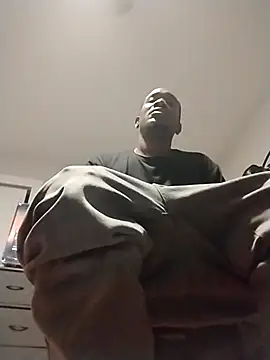 Makeyoucumallover online show from November 25, 2025, 10:15 am