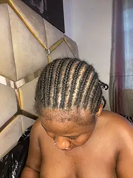 catty3232 online show from November 4, 2025, 8:24 am