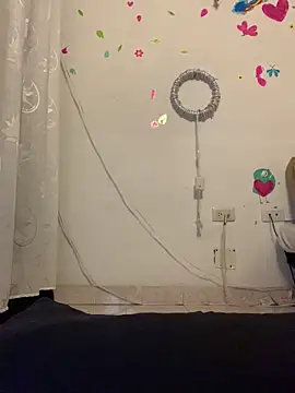 Estefani 32 online show from April 14, 2026, 5:30 pm